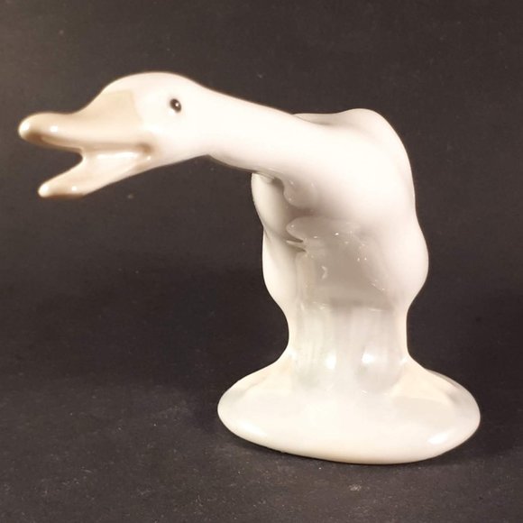 Lladro Honking Long neck Goose #4551 Porcelain figurine - Picture 2 of 6